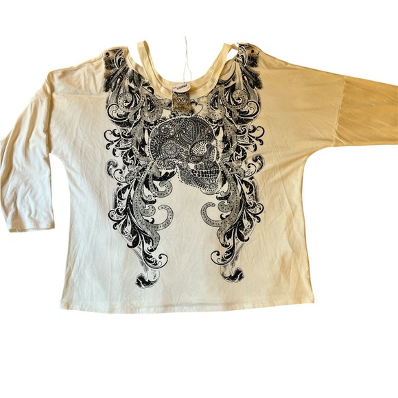 Vocal Apparel Cut Out Top with Skulls and Stone - NWT - Picture 3 of 6